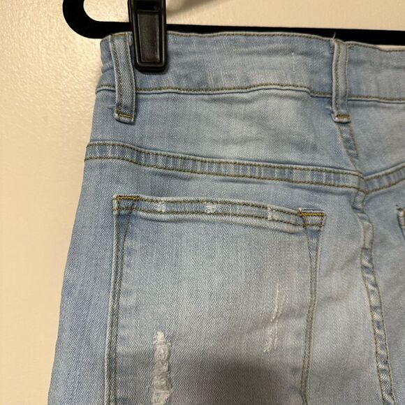 High Waist Stretch Denim Short Light Wash Raw Hem - Picture 3 of 5